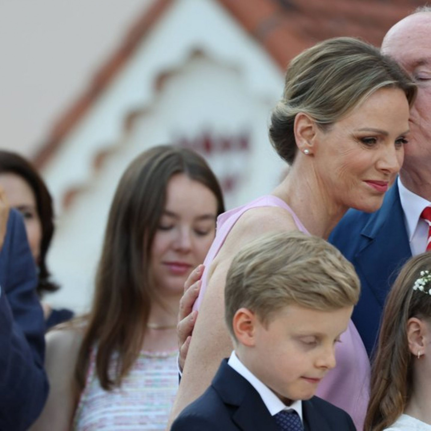 Inniger Auftritt der Fürstenfamilie