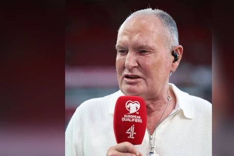 Fußball-Legende nach Kollaps im Krankenhaus