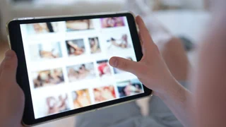Dänemark will Deepfakes besser bekämpfen – und die Schweiz?