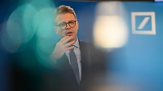 Große Firmen wollen mit Milliardenzusagen Umschwung schaffen