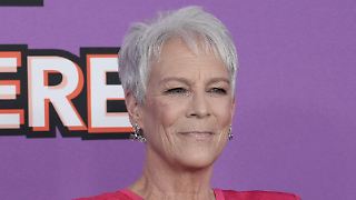 Jamie Lee Curtis wirft Schönheitsindustrie "Genozid" vor