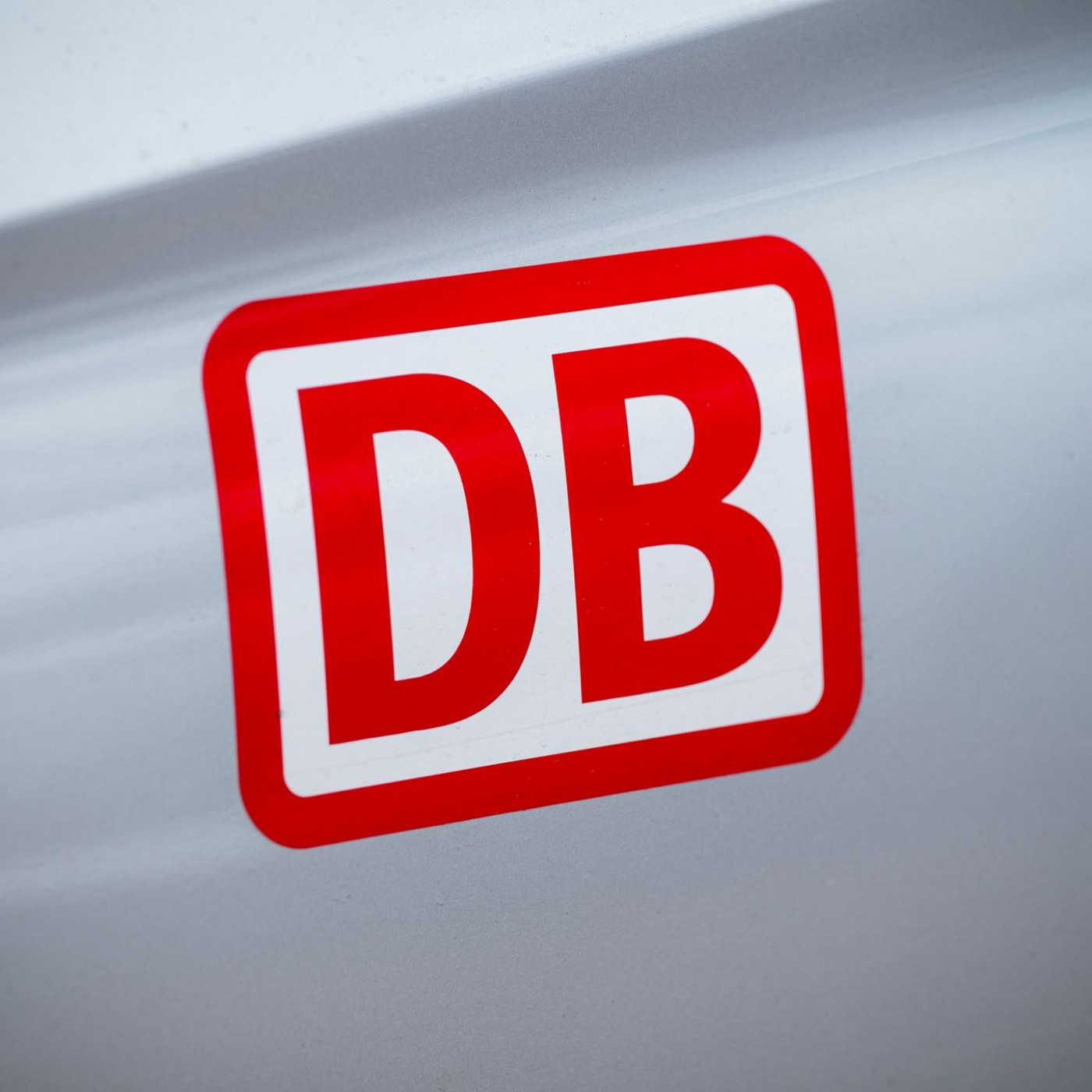 Bahn im ersten Halbjahr mit dreistelligem Millionenverlust
