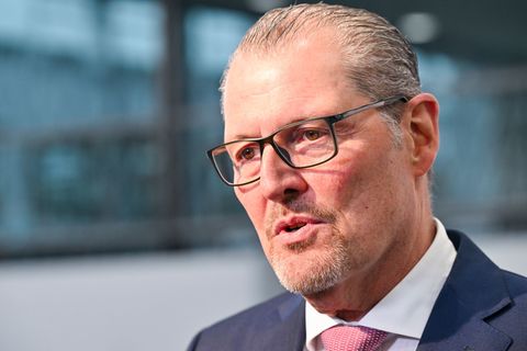 Streit um Arbeitszeiten - Arbeitgeberpräsident für Reform