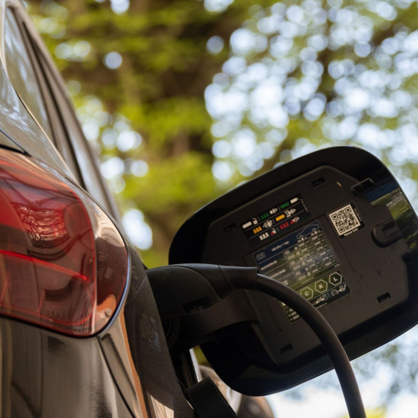 HUK Coburg: Private E-Autokäufe legen stark zu