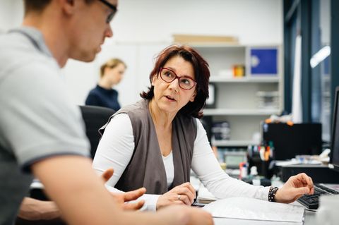 So kontern Sie, wenn der Chef Machtspielchen spielt