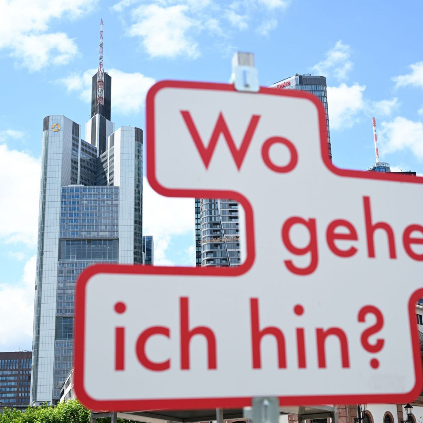 Commerzbank wird optimistischer für 2025