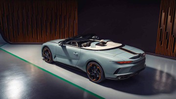 Bentley Batur Convertible: Der Fahrer sieht schwarz
