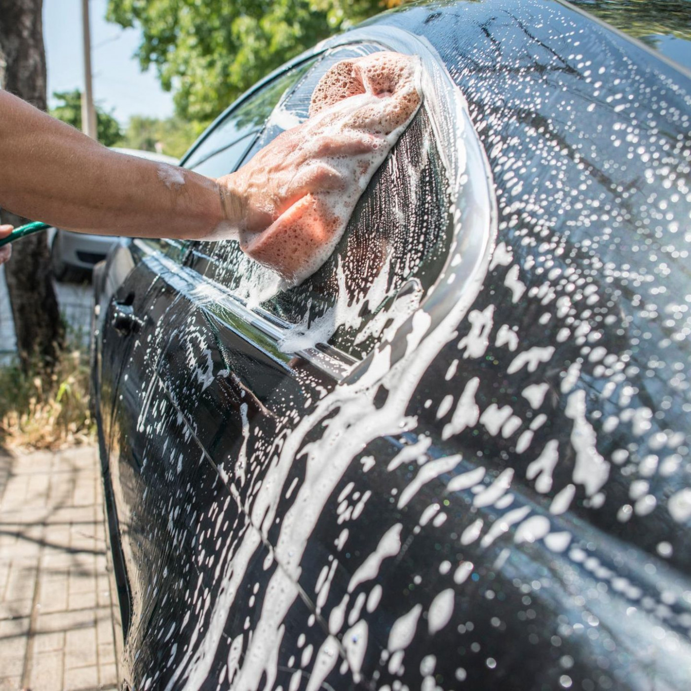 Sauber und gepflegt: So waschen Sie Ihr Auto richtig