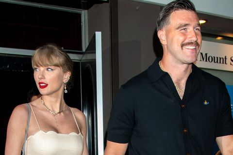 Travis Kelces Vater enthüllt Details zur Verlobung von Taylor Swift