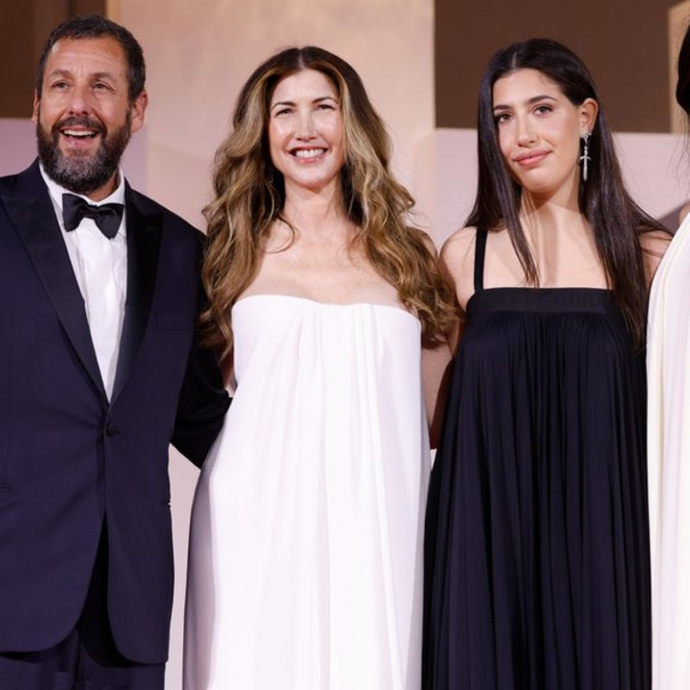 Adam Sandler feiert Premiere mit der Familie