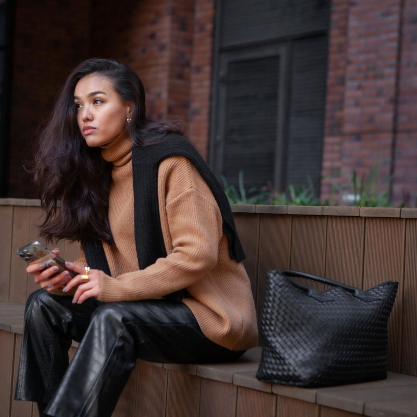 Die Lederhose als Trend 2025 – so stylen Sie sie richtig