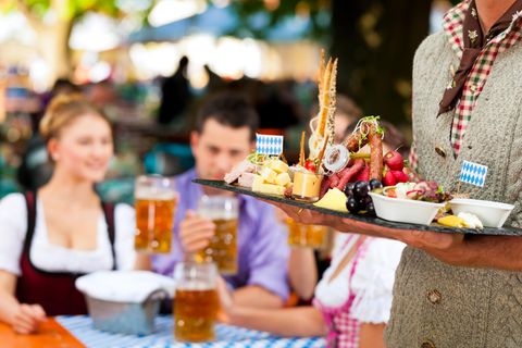 Oktoberfest-Deko: So holen Sie das bayerische Flair nach Hause
