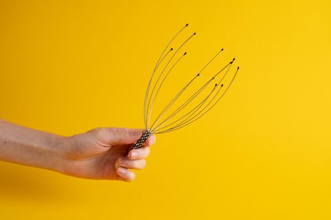 Der schöne Schauer: Warum nicht nur Singles eine Kopfmassage-Spinne brauchen