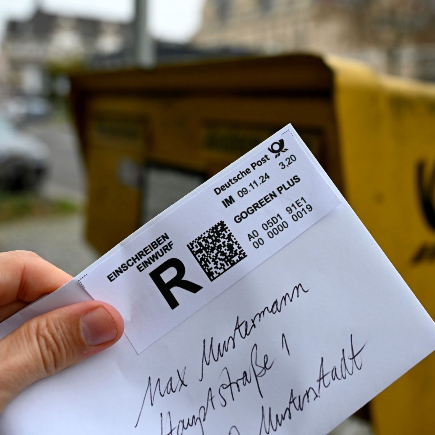 Post muss Werbung bei Haftung für Einschreiben ändern