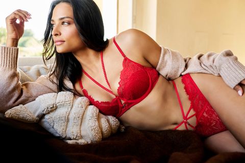 So bereitete sich Amira Aly auf ihr Dessous-Shooting vor