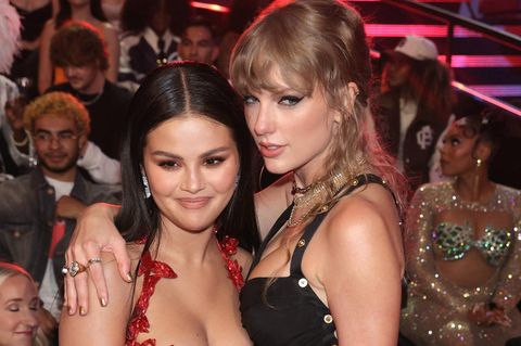 Darüber scherzte Taylor Swift in ihrer Hochzeitsrede für Selena Gomez