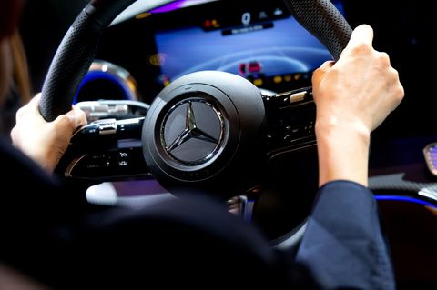 Absatzflaute bei Autobauer Mercedes hält an