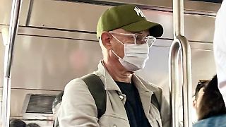 Tom Hanks nimmt die U-Bahn