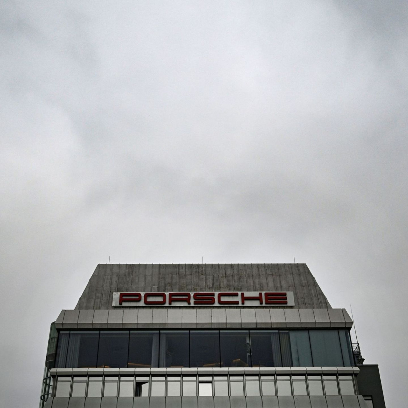 Gespräche über Sparrunde: Kippt die Porsche-Jobgarantie?