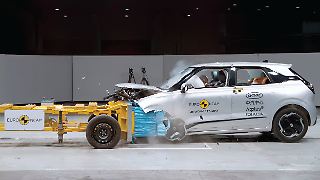Euro NCAP macht den Crashtest mit neuen und alten E-Autos