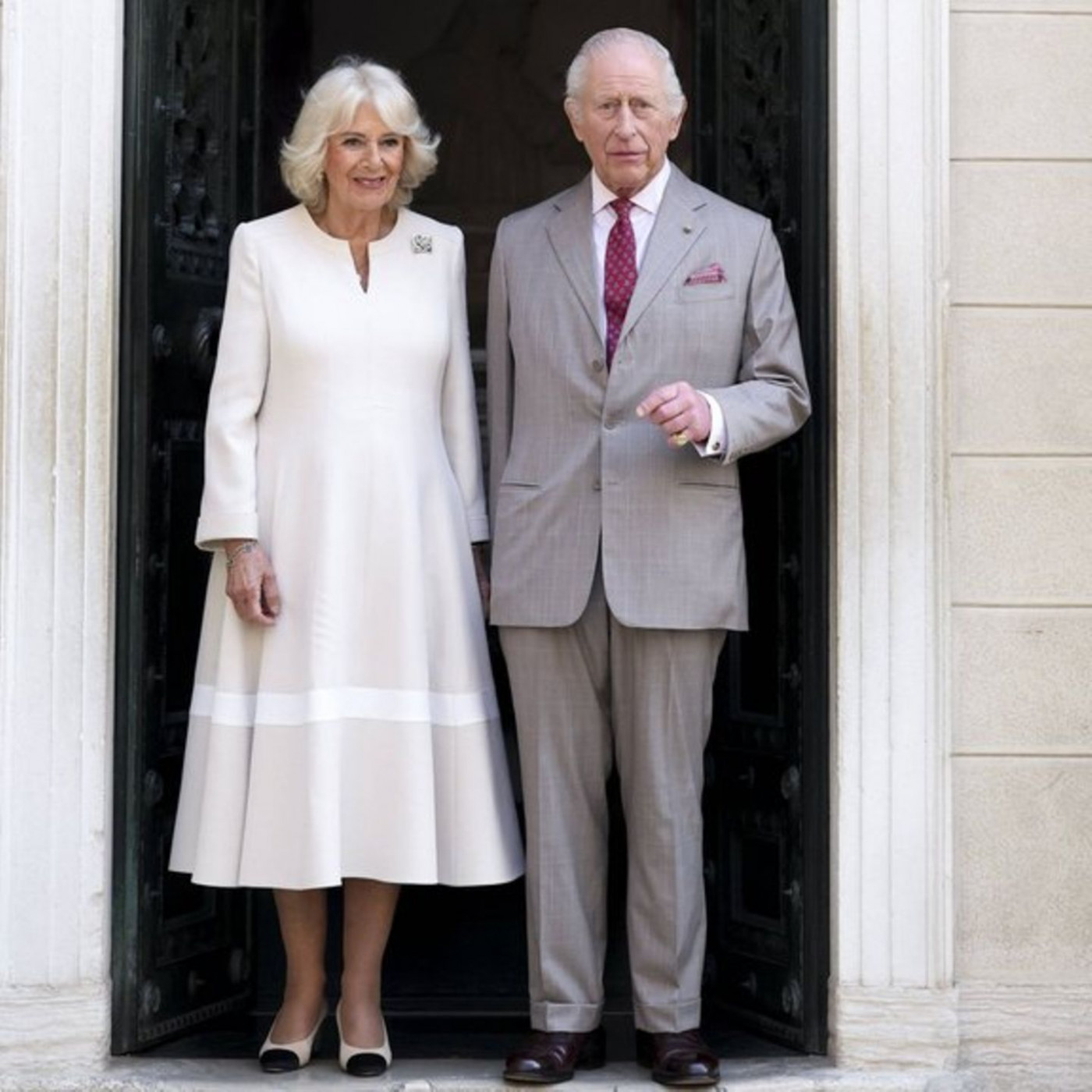 Charles und Camilla reisen zu Papst Leo XIV.