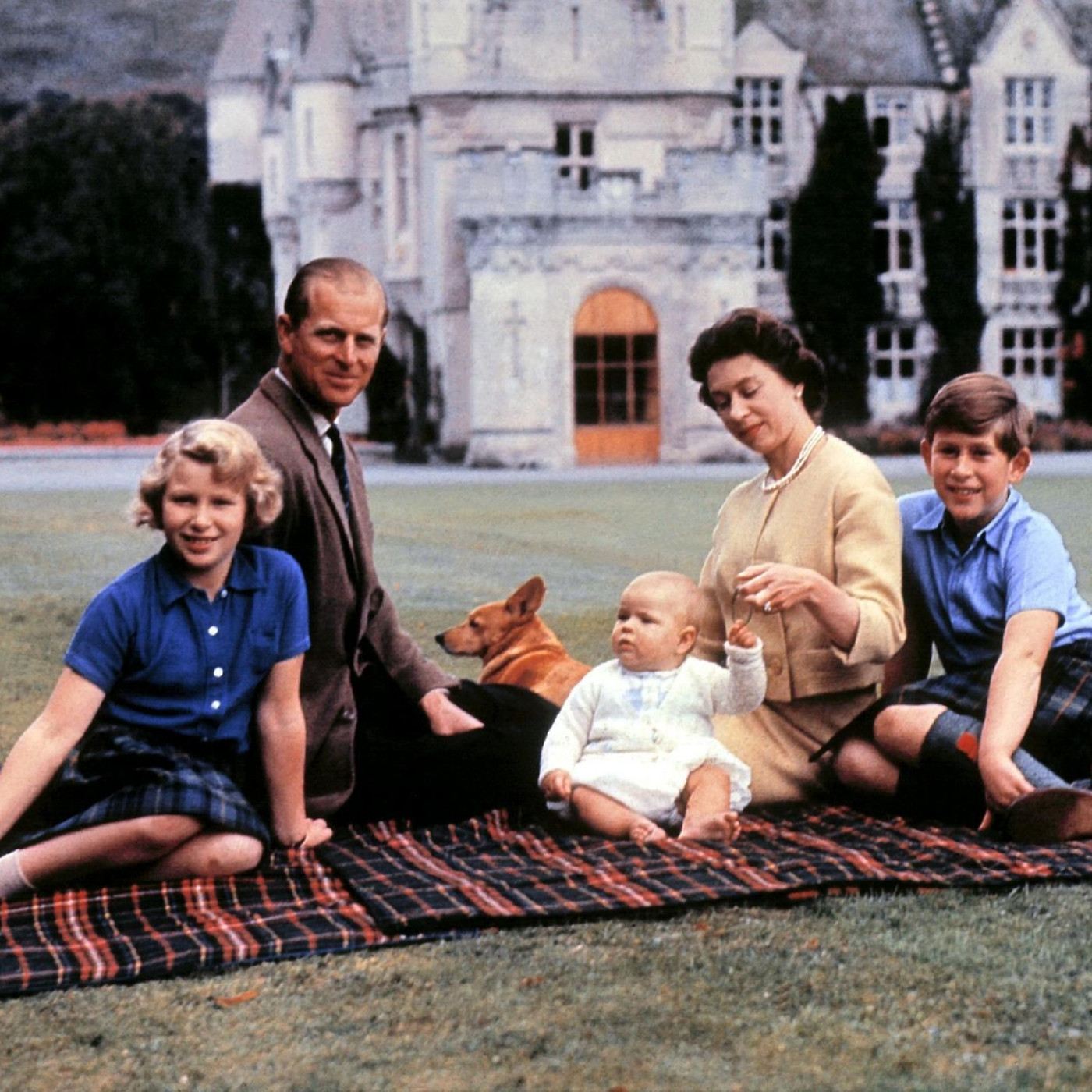Prinz Andrew: Von Muttis Liebling zum Ausgestoßenen
