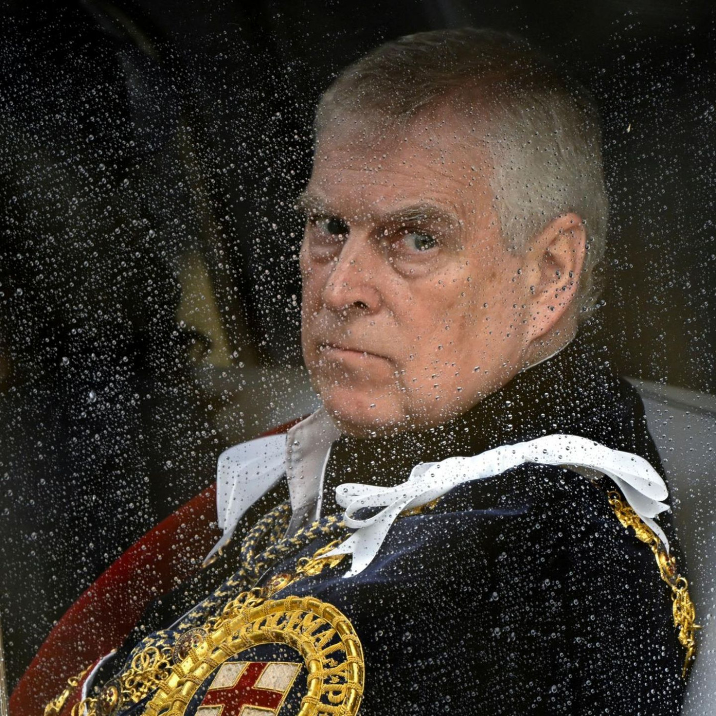 Prinz Andrew gibt alle Titel und Ehren ab