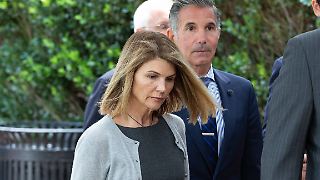 Lori Loughlin geht bei Scheidung wohl leer aus