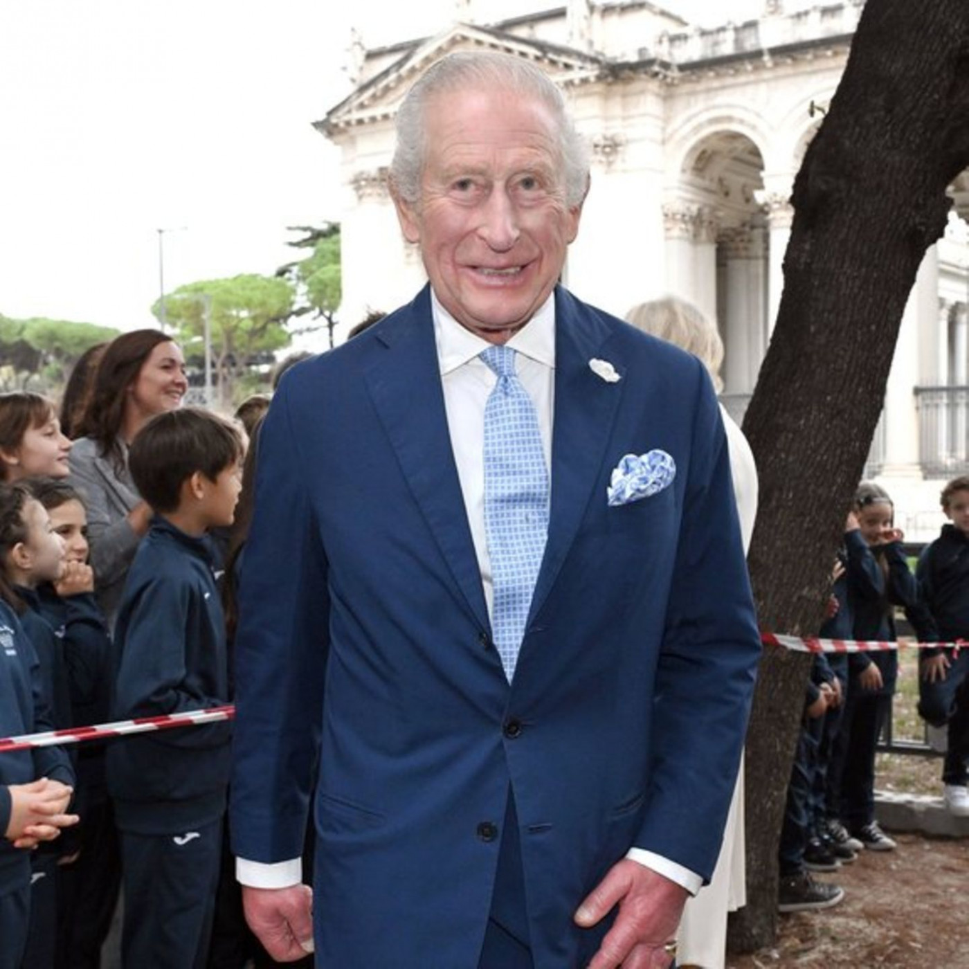 Mit diesem Witz sorgt er für Lacher