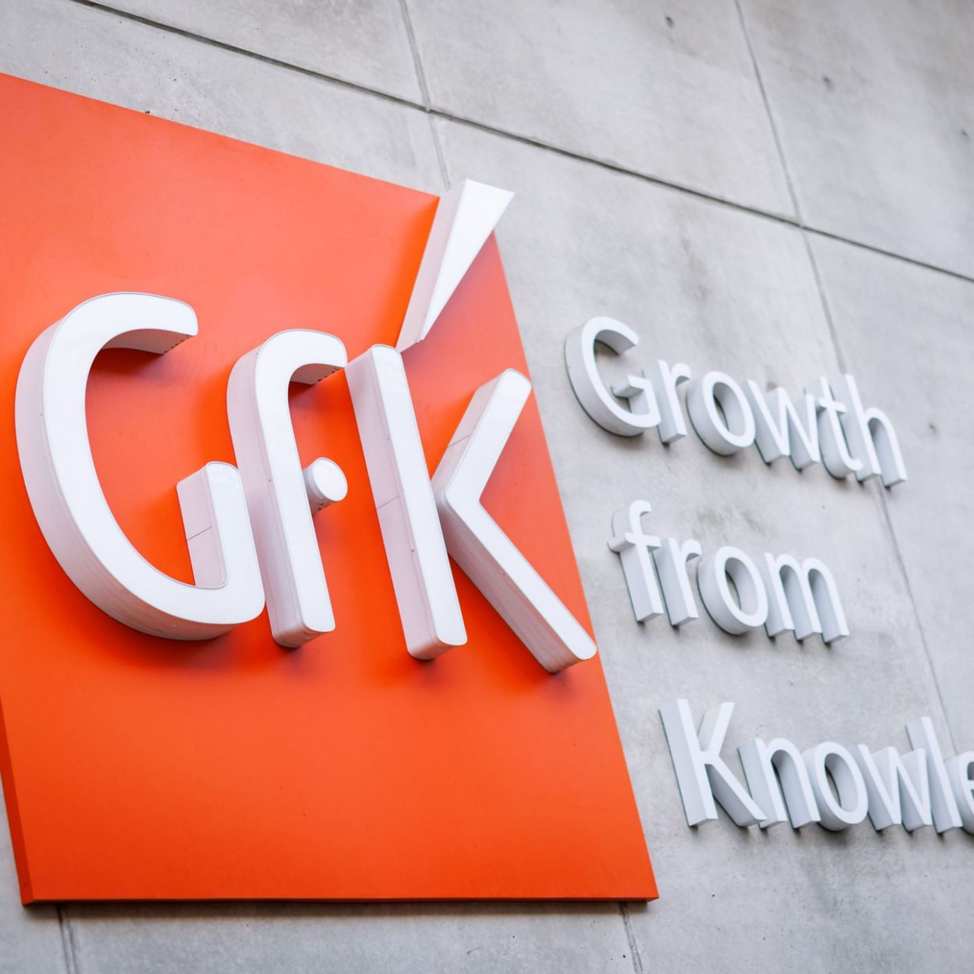 Düstere Einkommensaussichten drücken auf Kauflaune