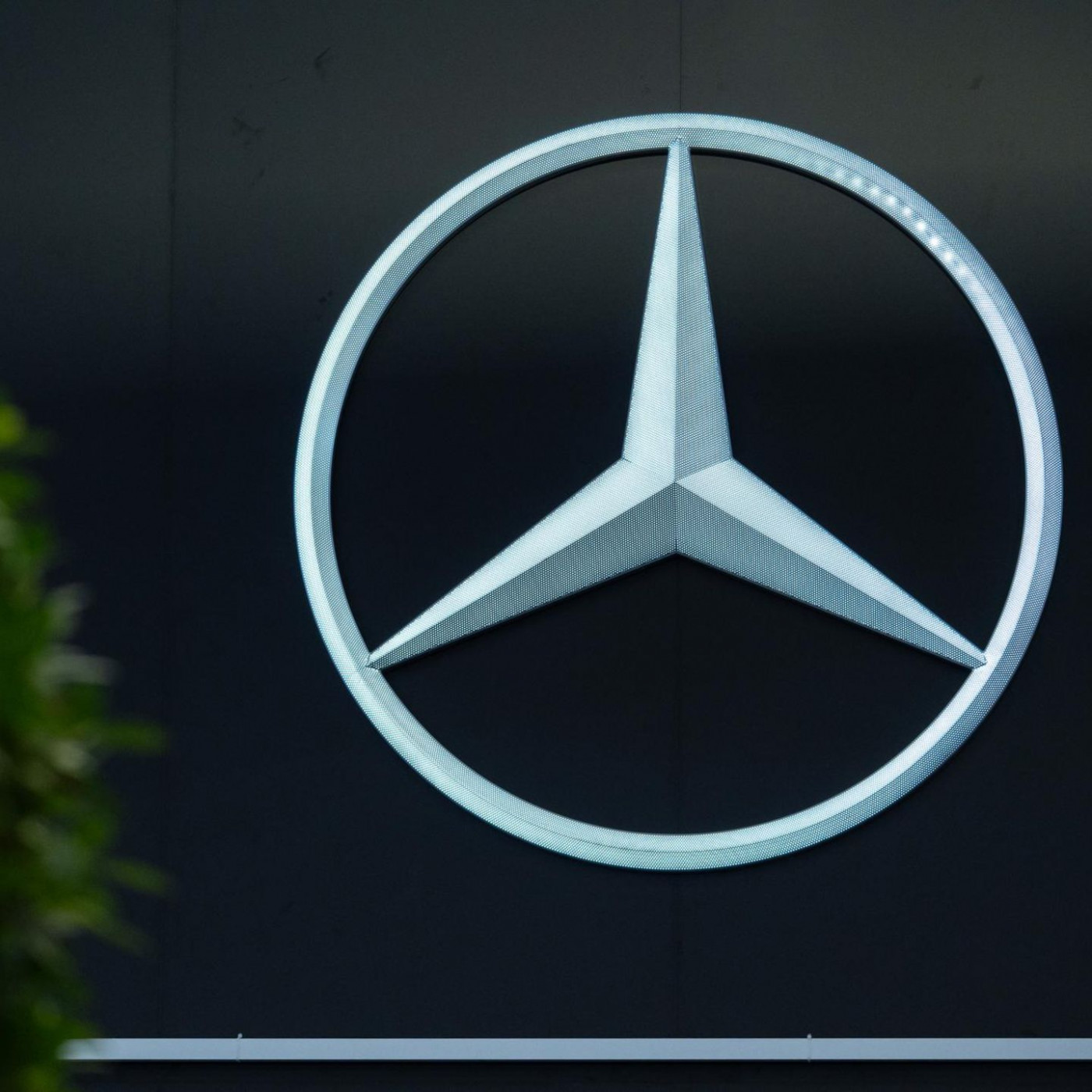 Gewinn bei Mercedes bricht dramatisch ein