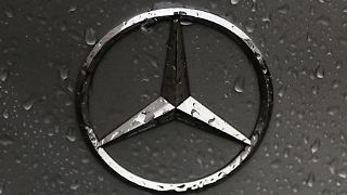 Gewinn bei Mercedes bricht um knapp ein Drittel ein