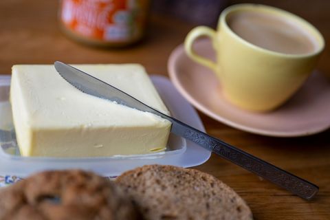 Aldi, Lidl, Rewe & Co. senken den Butterpreis erneut