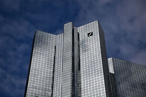 Deutsche Bank überrascht mit Rekordgewinn im Sommer