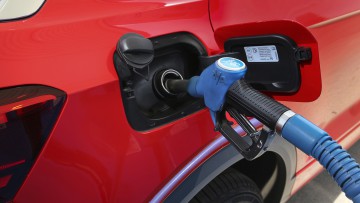 Spritpreise: Tanken im Oktober geringf&uuml;gig teurer als im September