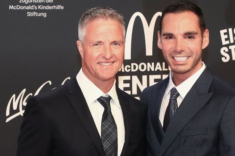 Paar stellt neuen Hund Georges vor