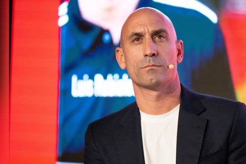 Er wurde bei Buchevent mit Eiern beworfen