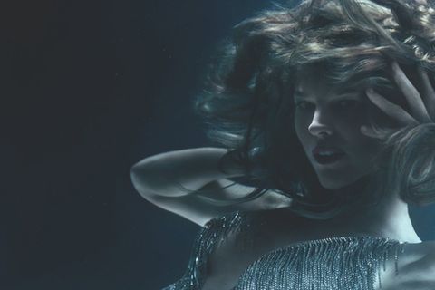 Neuer Pirelli-Kalender in Prag gezeigt