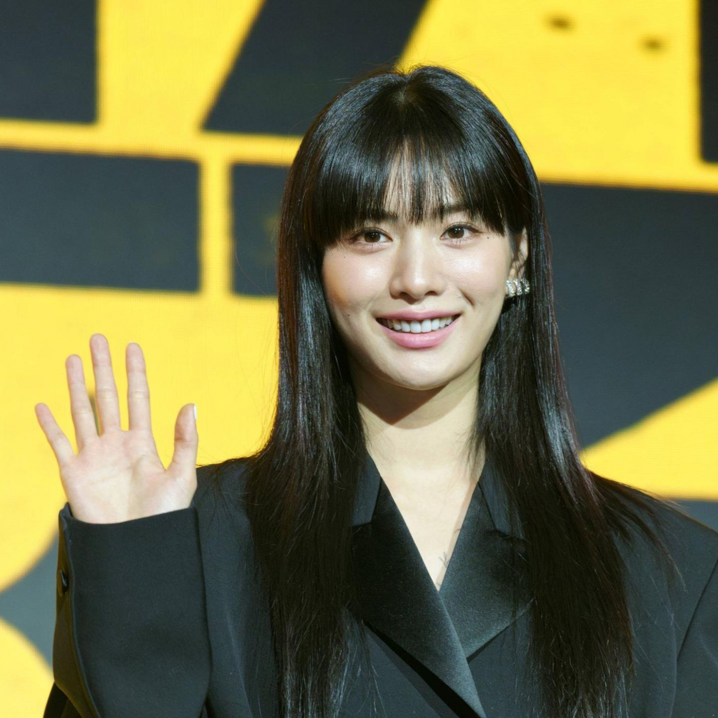 K-Pop-Star Nana überwältigt Einbrecher