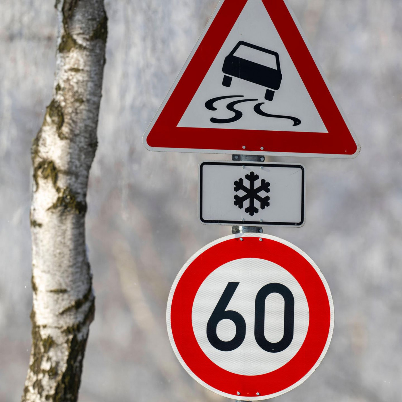 Tempolimit mit Schneeflocken-Schild: Wann gilt das eigentlich?