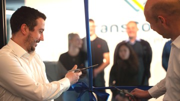 TransConnect eröffnet Büro in Frechen: Fahrzeugtransport digital organisiert