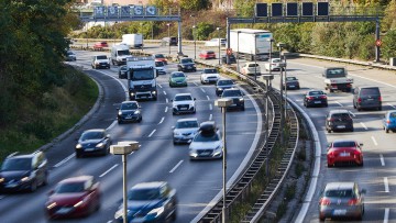Studie: Fast jedes zweite Auto bleibt täglich ungenutzt