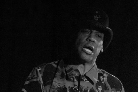 Der The-Time-Schlagzeuger ist tot