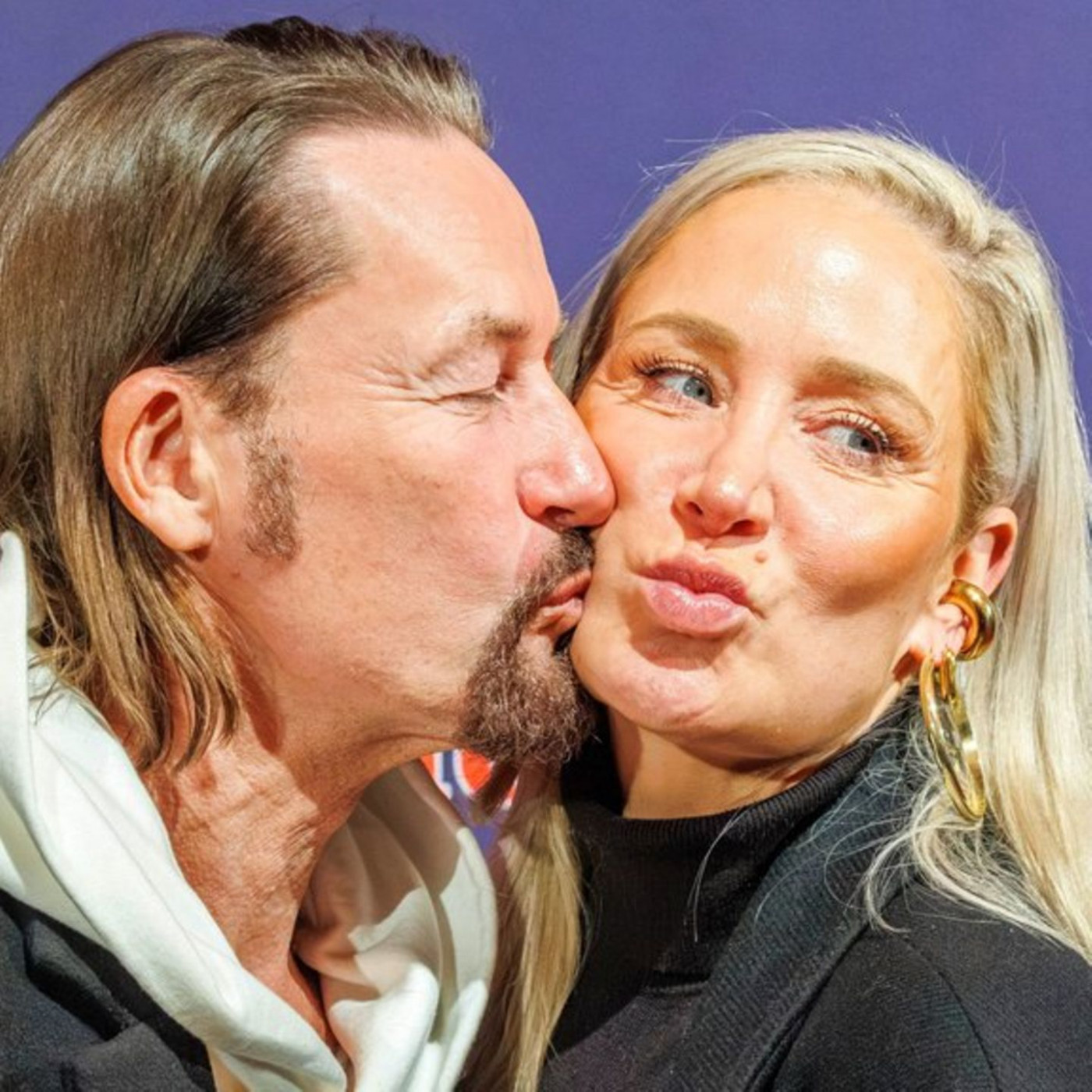 Ganz verliebt auf dem roten Teppich