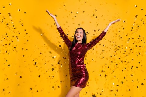 Hingucker-Garantie: So setzen Sie Paillettenkleider richtig in Szene