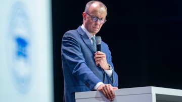 Merz: Werden an sturem Verbrennerverbot nicht festhalten