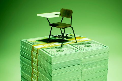 Bekommen Beamte im Ruhestand wirklich so viel mehr als Rentner?