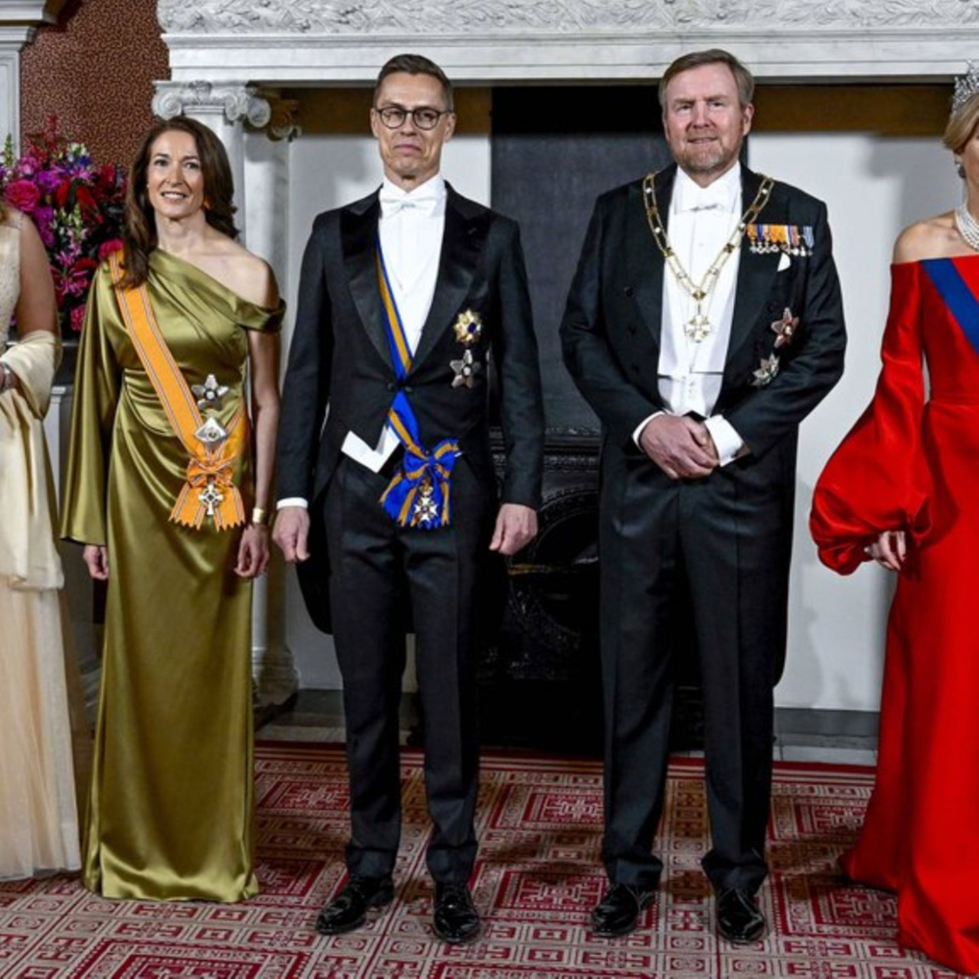 Sie sorgt mit Gala-Robe für Aufsehen