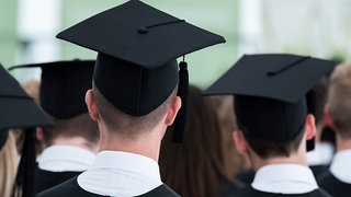 Vom H&ouml;rsaal ins Jobcenter: Immer mehr Akademiker arbeitslos