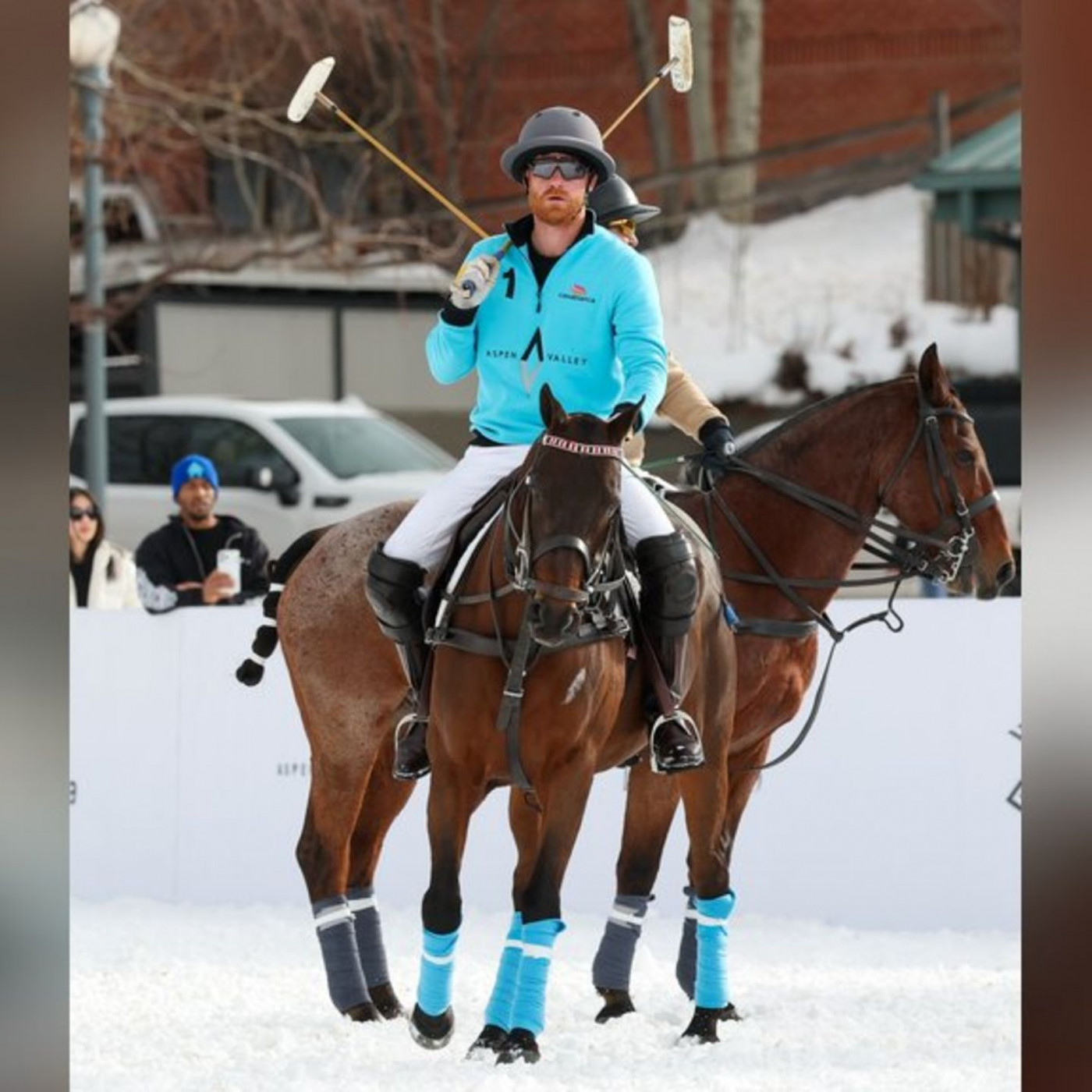 Prinz Harry zeigt sein Polo-K&ouml;nnen im Schnee